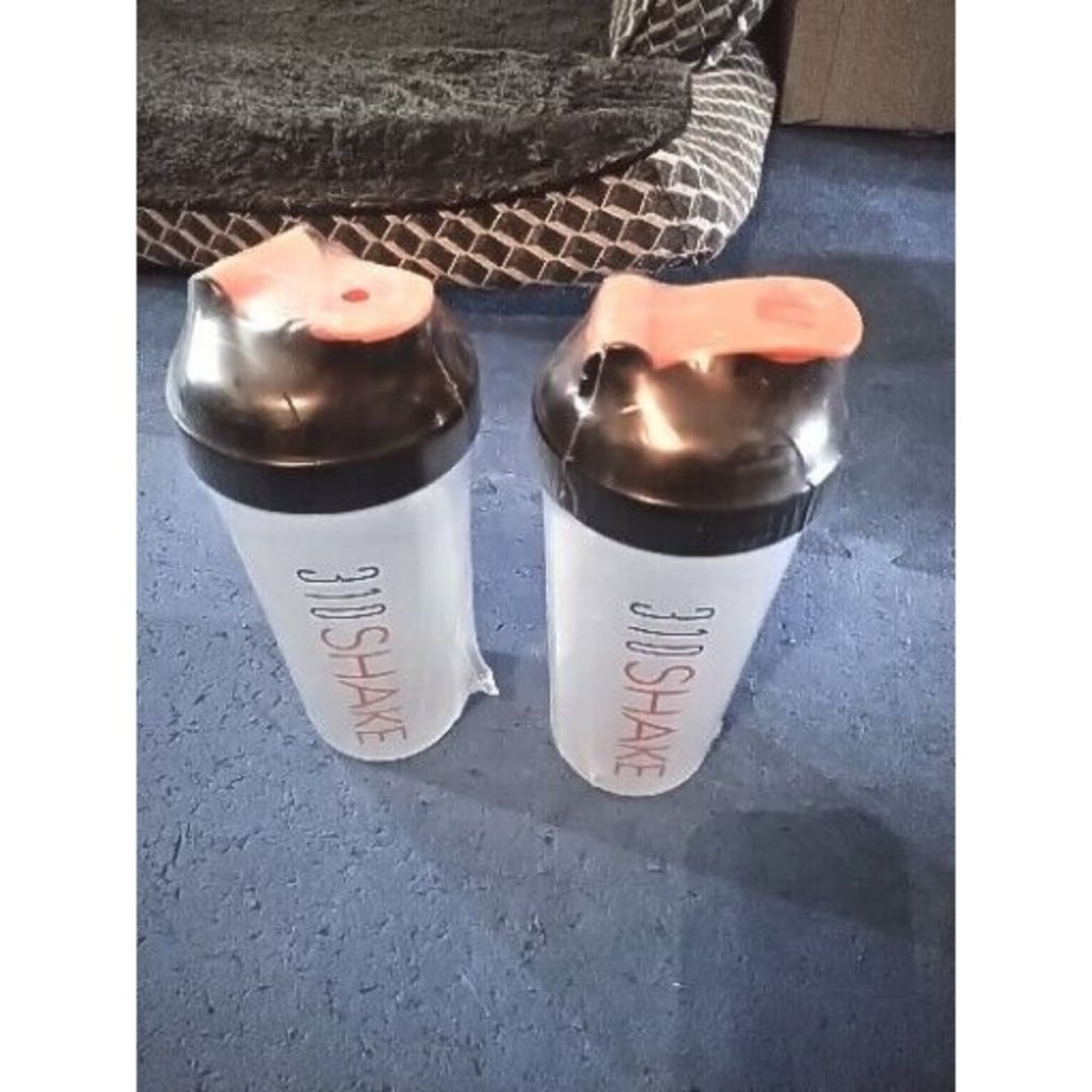 310 NUTRITION - 2 Full Size Shaker Cups (25 OUNCE) RARE Black Top NEW IN PLASTIC